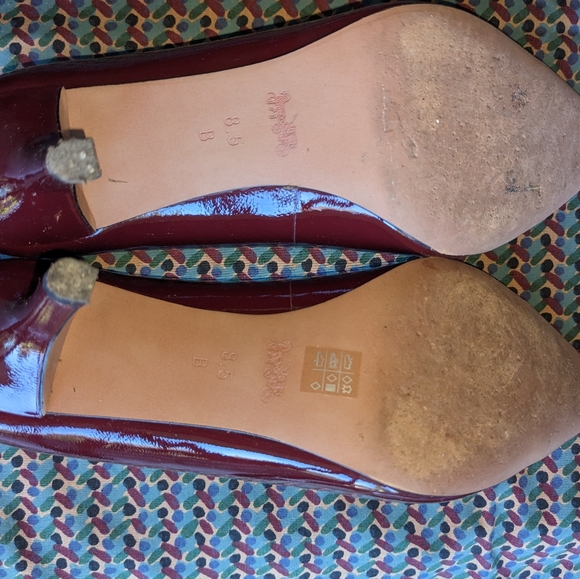 Two tone patten leather Coach Pumps - Picture 4 of 5